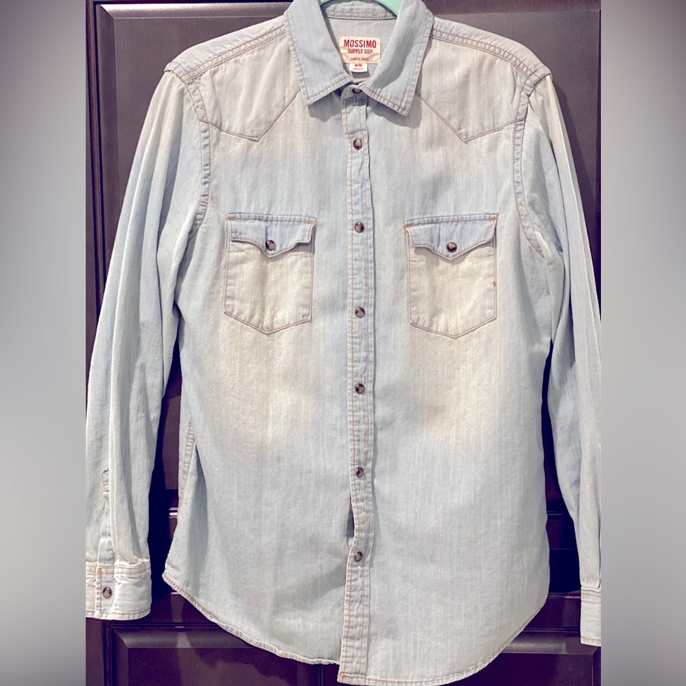 Mossimo long sleeve faded denim Western shirt size M.  Worn less than 5 times.
